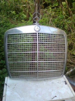 ขายกระจังหน้า  w108  สวยๆครับไม่ยุบ  ขาย 9,000  ครับ