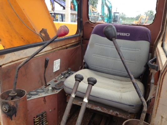 ขายรถแบคโฮ KOBELCO SK60 นำเข้าจากญี่ปุ่น ติดต่อ 089-8368497