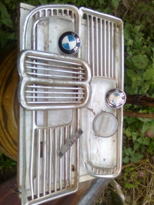 ขายอะไหร่ เบนซ์ w108  w115  B2000  หลายรายการครับ