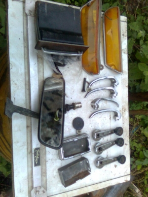 ขายอะไหร่ เบนซ์ w108  w115  B2000  หลายรายการครับ