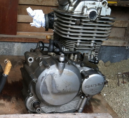 ขาย suzuki dr 250 สี่จังหวะ สต๊าท 2 ระบบ 38000 แถมเครื่องอะหลั่ยให้ 1 เครื่อง