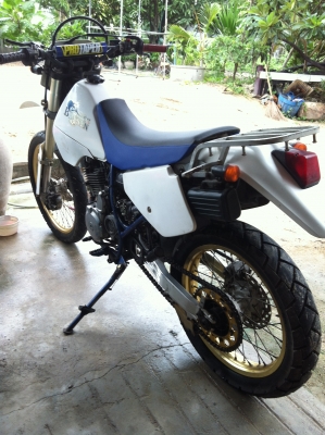 ขาย suzuki dr 250 สี่จังหวะ สต๊าท 2 ระบบ 38000 แถมเครื่องอะหลั่ยให้ 1 เครื่อง