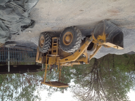 รถตักล้อยาง