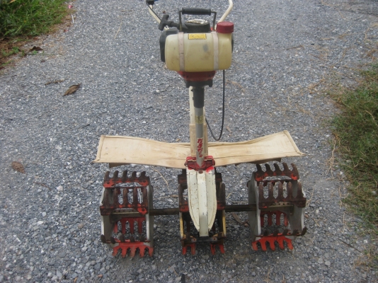 เครื่องพรวนหญ้าในร่องนาดำ