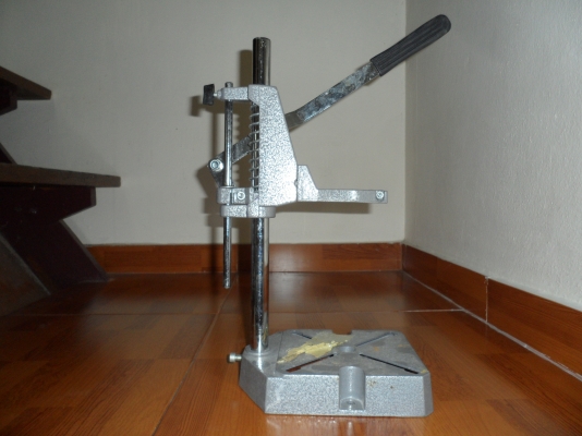 แท่นจับสว่านมือ