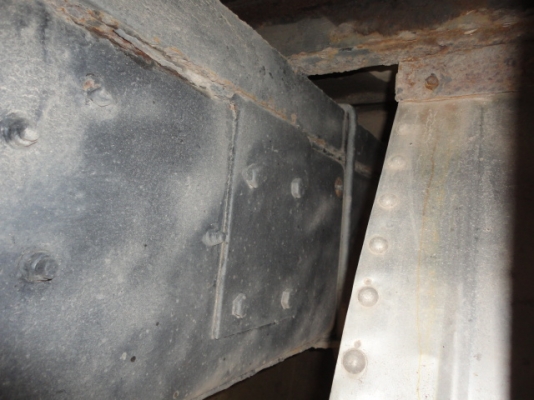 HINO รุ่น FL3H  ยินดีขายเฉพาะหัวคัซซีค่ะ ราคา 780,000 บาทค่ะ