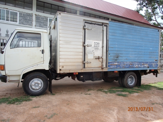 ขาย HINO  KM 779  117 แรง ตู้แห้ง 3 บานยาว 5.5 m รถบ้านเดิมมากยังไม่เคยทำสี เครื่อง แคชซี เกียร์ ยาง DDDD ทุกอย่างครับราคาคุยกันได้ (เจ้าของขายเอง)
