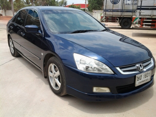 ขาย Honda Accord ปี2004 เครื่อง 2.4  รถสวย พร้อมใช้งาน