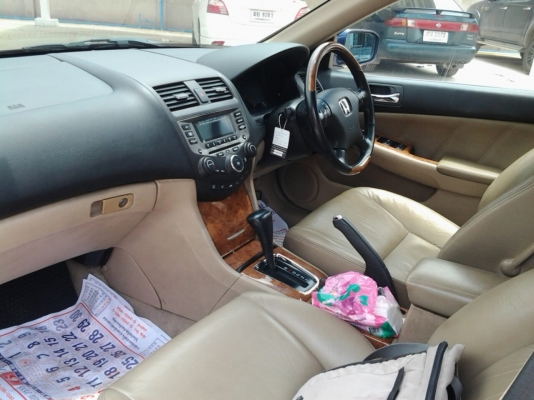 ขาย Honda Accord ปี2004 เครื่อง 2.4  รถสวย พร้อมใช้งาน