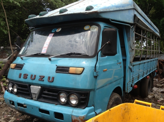 ขาย 6 ล้อ อีซูซุ  ปี 20 เครื่อง 100 แรง กระบะ ยาว 4.30 เมตร