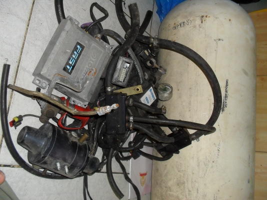 ชุดหัวฉีดแก๊สngvครบชุดคับมีถัง+ขาถังlovato6สูบ ชุดหัวฉีดแก๊สngvครบชุดคับมีถัง+ขาถังlovato6สูบ