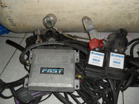 ชุดหัวฉีดแก๊สngvครบชุดคับมีถัง+ขาถังlovato6สูบ ชุดหัวฉีดแก๊สngvครบชุดคับมีถัง+ขาถังlovato6สูบ