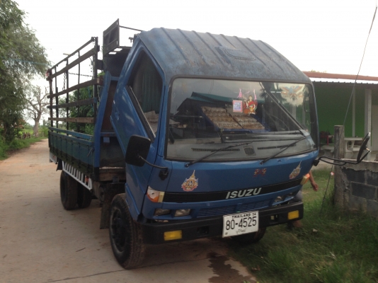 ISUZU NPR เครื่อง 4BE1-110แรงม้า มีภาพวีดีโอ เครื่องดี แน่น แห้ง ขับดี เกียร์ยาว น๊อตล้อ 6 ตัวหน้า-ห