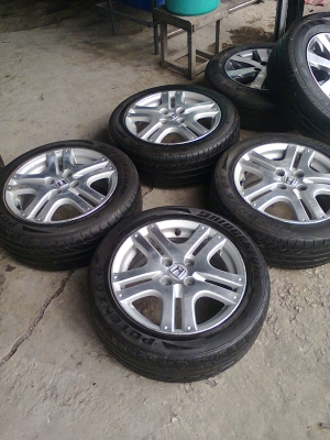 ขายล้อ JAZZ ขอบ15พร้อมยางชุดละ3500