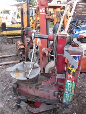 สินค้ามาแล้วครับ- เครื่องถอดยาง มือสองเก่านอก ยี่ห้อ CORGHI ของอิตาลี ราคา 26,000 บาท