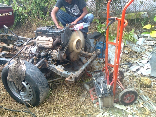 ขายไมตี้เหลือตามรูปหัวผุกระบะบุบขายเศษเหล็กไปแล้วเครื่องเกียร์ดีคัสซีสวยขี่ได้ ในรูปถ่ายตอนติดเครื่องพัดลมหมุนเครื่องเสียงเพราะสบายหูขายพร้อมเล่มทะเบียนไปหาหัวกับกระบะใส่ขี่กลับบ้านได้เลยทะเบียนขาดหลายปี(จดใหม่เสีย3ปีหรือจะให้ทำให้ครบโทรมาครับ)