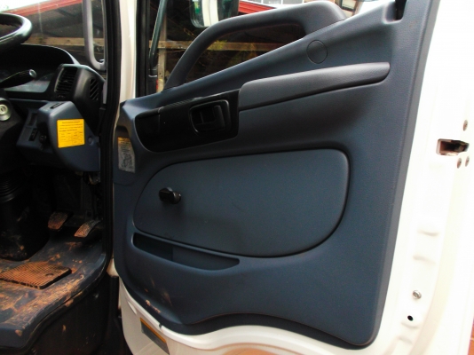 ขายด่วนรถ6ล้อเมก้าชีลี้500เครือง175แรงม้าปี52ยาว6.50.ม