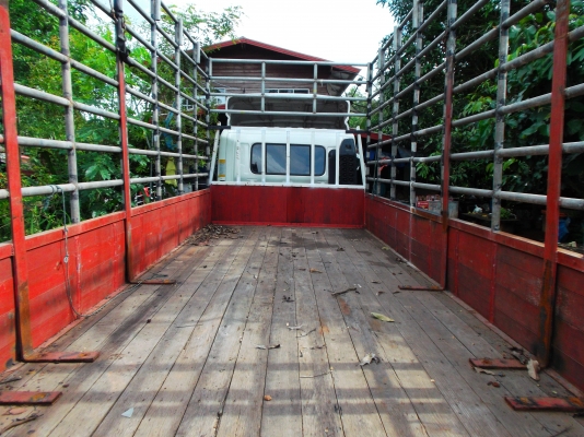 ขายด่วนรถ6ล้อเมก้าชีลี้500เครือง175แรงม้าปี52ยาว6.50.ม