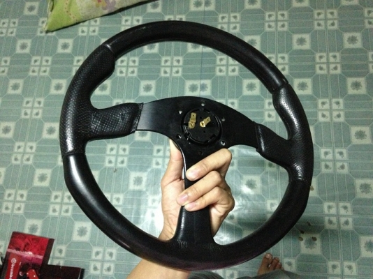 ขายพวงมาลัยแต่ง OMP ใส่ได้ทุกรุ่นครับ