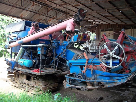 ขาย รถเกี่ยวข้าว ไทยเจริญ อุ้ม 2 ตัน / เครื่อง อีซุ 185 แรง / ช่วงล่าง 10 HT (โซ่ใหม่ 2 ข้าง )