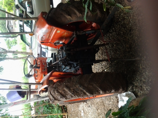 ขายรถไถคู้โบต้า28แรงพร้อมอุปกรครบผาน5ผานยอดเครื่องฉีดยา