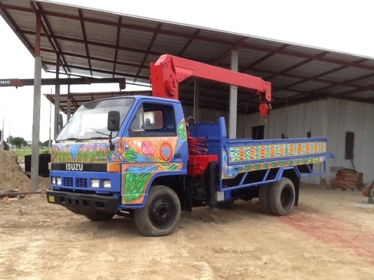 หกล้อติดเครน UNIC 2.9 ตันราคาพิเศษอีกแล้วครับท่าน