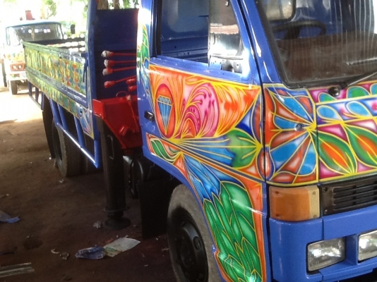 หกล้อติดเครน UNIC 2.9 ตันราคาพิเศษอีกแล้วครับท่าน