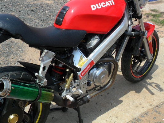 HONDA BROS 400 CC แต่งดูคาติ อินวอยค์ ขายแค่ 55000 HONDA BROS 400 CC แต่งดูคาติ อินวอยค์ ขายแค่ 55000