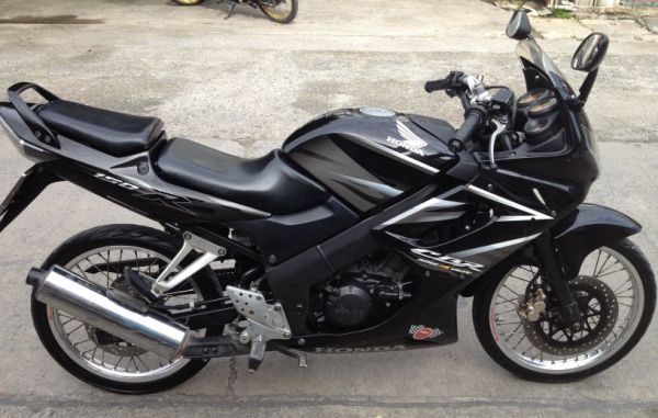 CBR 150 R สีดำ รถแรง รุ่นกุญใจใหญ่ ไมล์เหลือง สตาร์ทมือ