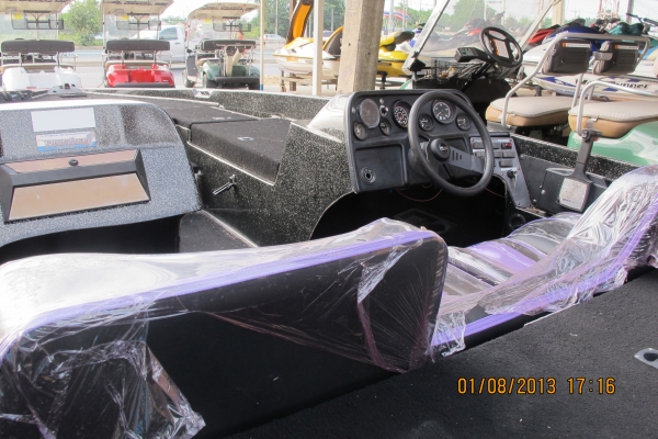 -ผ่อนได้-ขาย เรือ BASS CHARGER 20 ฟุต เครือง MERCURY 175 สภาพสวยมาก พร้อมใช้