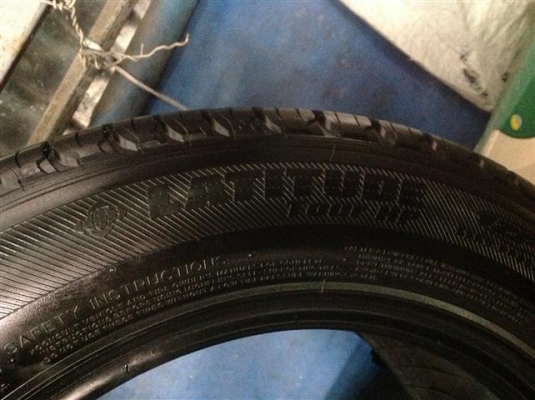 ขายยาง 255/55/18 ปลายปี 11 ชุดละ 7900 ขายยาง 255/55/18 ปลายปี 11 ชุดละ 7900