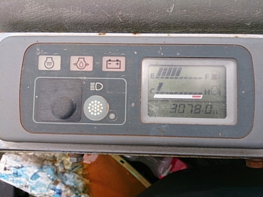 ขายรถขุดเล็ก HITACHI EX40U sn:1398Yr.1999Hr.3078, สภาพดีครับใช้งานได้เลย  ราคาไม่สูงครับ มานะ 085-9049669