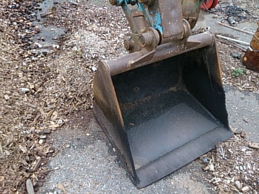 ขายรถขุดเล็ก HITACHI EX40U sn:1398Yr.1999Hr.3078, สภาพดีครับใช้งานได้เลย  ราคาไม่สูงครับ มานะ 085-9049669