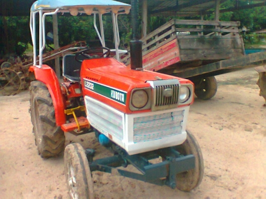 ขายรถไถคูโบต้าL2202ข้างขาวสภาพสวยๆอุปกรณ์ครบ