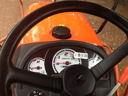 คูโบต้า B2420 4 WD 2 เพลา พร้อมโครงกันอ้อย ทำงาน 556 ชั่วโมงสภาพดีมากๆครับ