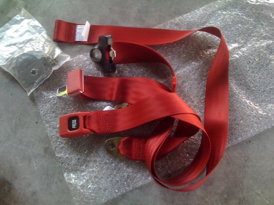 เสริมความหล่อไปกับ"RED SEATBELT"เบลท์แดงสปอร์ต งานนำเข้าUSAมีชุดเดียว