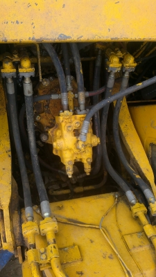 ขายรถแมคโค KOMATSU PC200-5 จำนวน2คัน ขายรถแมคโค KOMATSU PC200-5 จำนวน2คัน