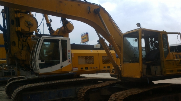 ขายรถแมคโค KOMATSU PC200-5  จำนวน2คัน