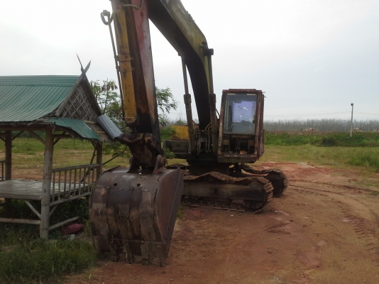 ขายกระบอก   pc200- 3  บูม+  อามร์ +  ฟุ้งขี   ทั้งหมด 4  อัน