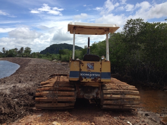 KOMATSU D2PLL KOMATSU D2PLL