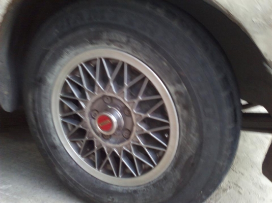 ขายแม็กซ์พร้อมยางครับ 4 เส้น และ ยาง อีก 2 เส้น  195 R14