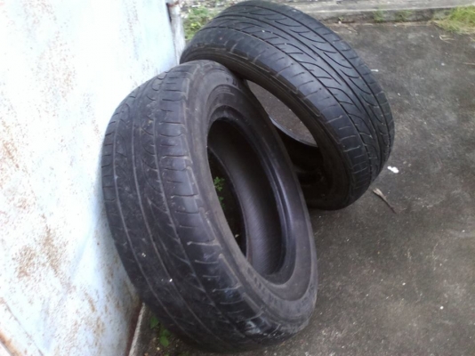 ขายแม็กซ์พร้อมยางครับ 4 เส้น และ ยาง อีก 2 เส้น  195 R14