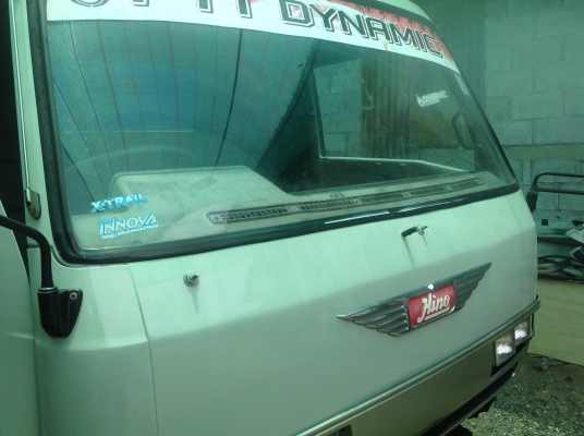 หกล้อด้ัม