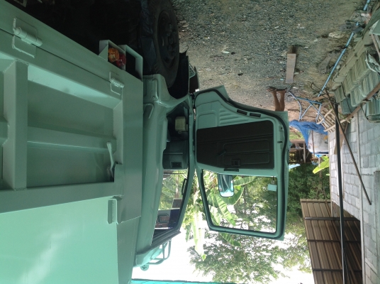 หกล้อด้ัม