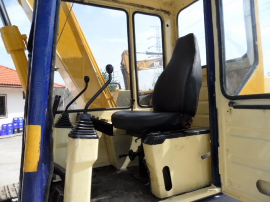 ขาย Komatsu PC60-6 แขนยาว