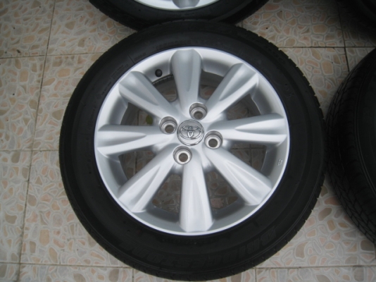 ขายล้อแม็ก Toyota yaris 15"x5.5" et 45 4รู100 +ยางปี4712  (081-3747940)