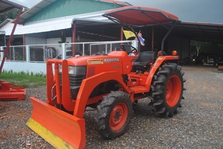 ขายรถไถ Kubota L 3408 (4WD) พร้อมดันหน้า