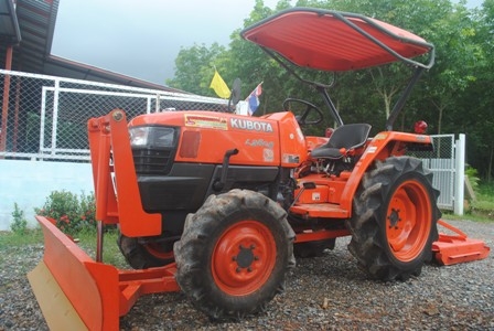 ขายรถไถ Kubota L 2808 (4WD) พร้อมดันหน้าและตัวตัดหญ้า