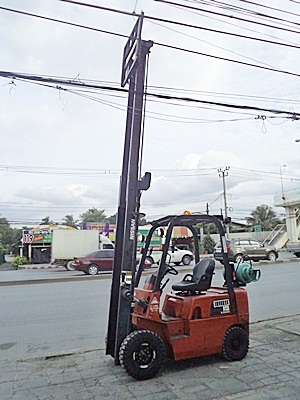 ขายรถยกนิสสัน 1.5 ตัน  รุ่นใหม่  เครื่องเบนซิน  เกียร์ออโต้ ( 2 ระบบ น้ำมัน-แก๊สนอก) กระบอกคู่  เสาสูง 4.5 เมตร  ยางตันใหม่  พวงมาลัยเพาเว่อร์  สีเดิมจากนอก ตรวจเช็คระบบเครื่องยนต์ เบรก ครัช ไฮโดรลิกเรียบร้อยแล้ว ใช้งานได้ทันที