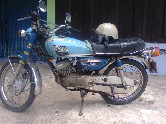 ขาย ยามาฮ่าเก่าแต่เก๋า RS 125 พร้อมเล่มส้ม ขาย ยามาฮ่าเก่าแต่เก๋า RS 125 พร้อมเล่มส้ม